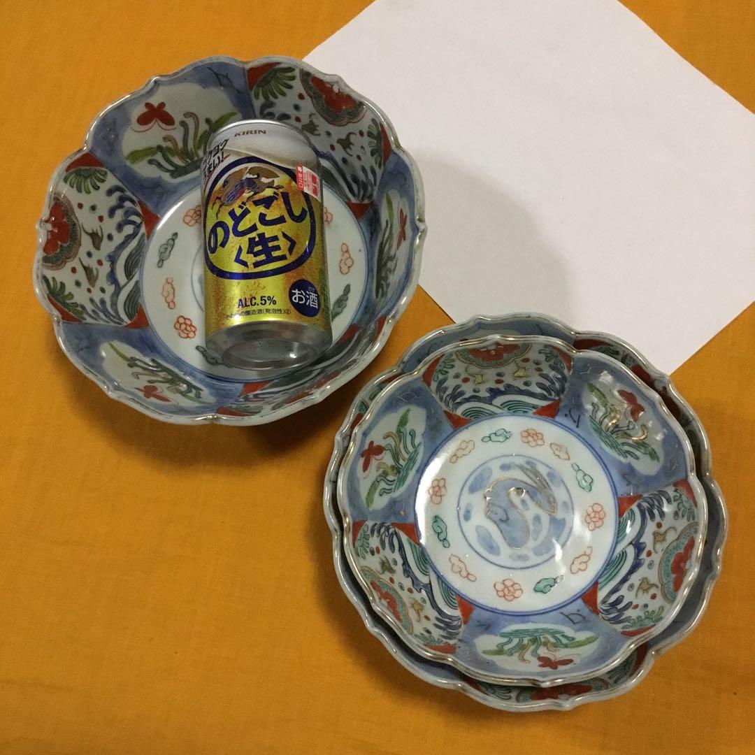 入れ子の色絵の鉢