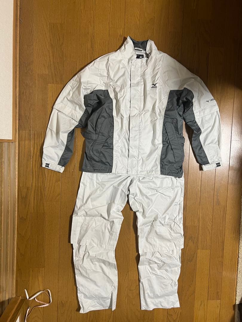 ミズノのゴルフ用レインウェア　上下セット　Lサイズ