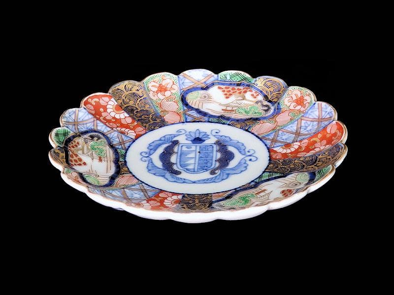 大聖寺伊万里　金襴手　紋章に菊花皿 　5寸皿　D174AS-COe