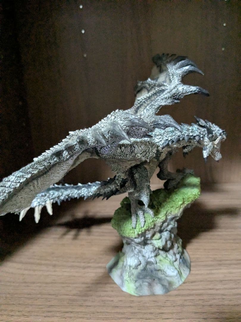 ス*ム様 クリエイターズモデル モンスターハンター 銀火竜 リオレウス 希少種
