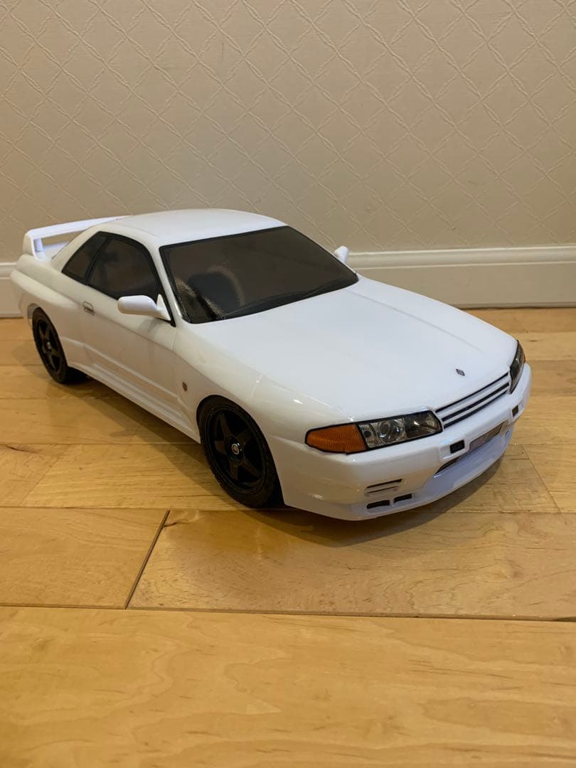 タミヤ　1/10ラジコン　TT-02 R32スカイラインGT-R