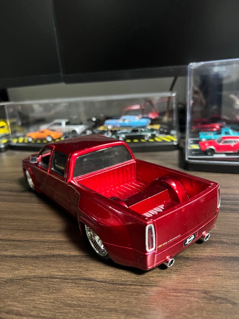 シボレー　デューリー　1/24 ミニカー　jada