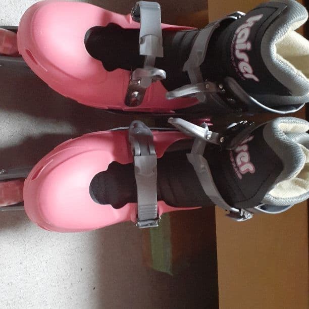 ピンクで靴擦れみたいにふくらはぎが痛くなるので履くさいお気をつけてお履きください