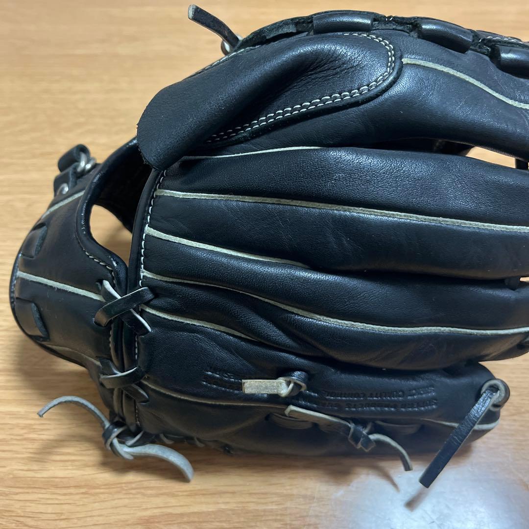 黒 軟式用グローブ 左投げ少年用　　　　田中将大モデル