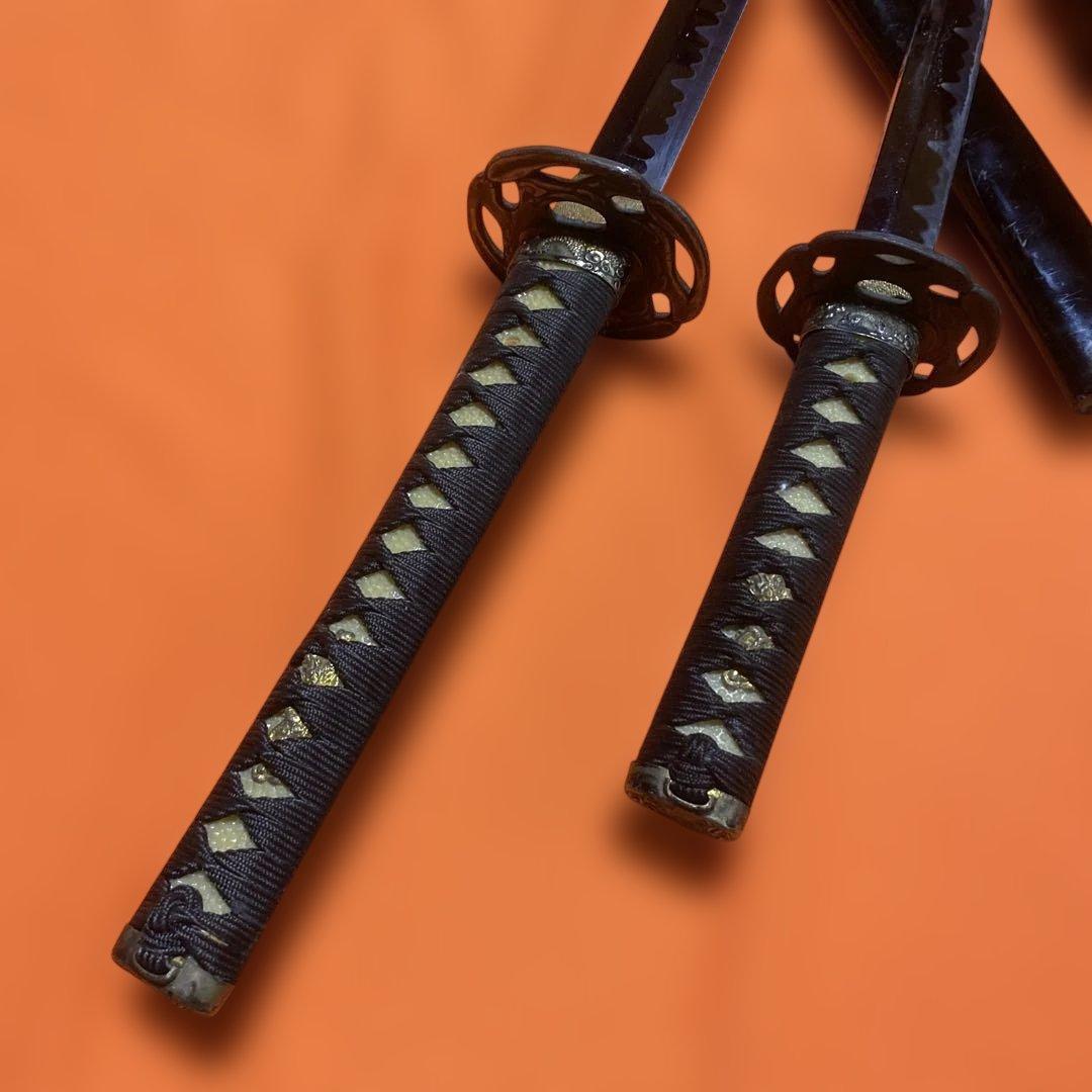 模造刀大小２本セット(下緒無し) 黒柄 波図透し丸鍔 黒呂鞘