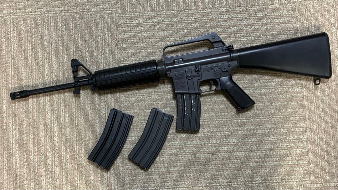 東京マルイ　M4 AR 固定ストック　電動ガン 多弾マガジン3本付