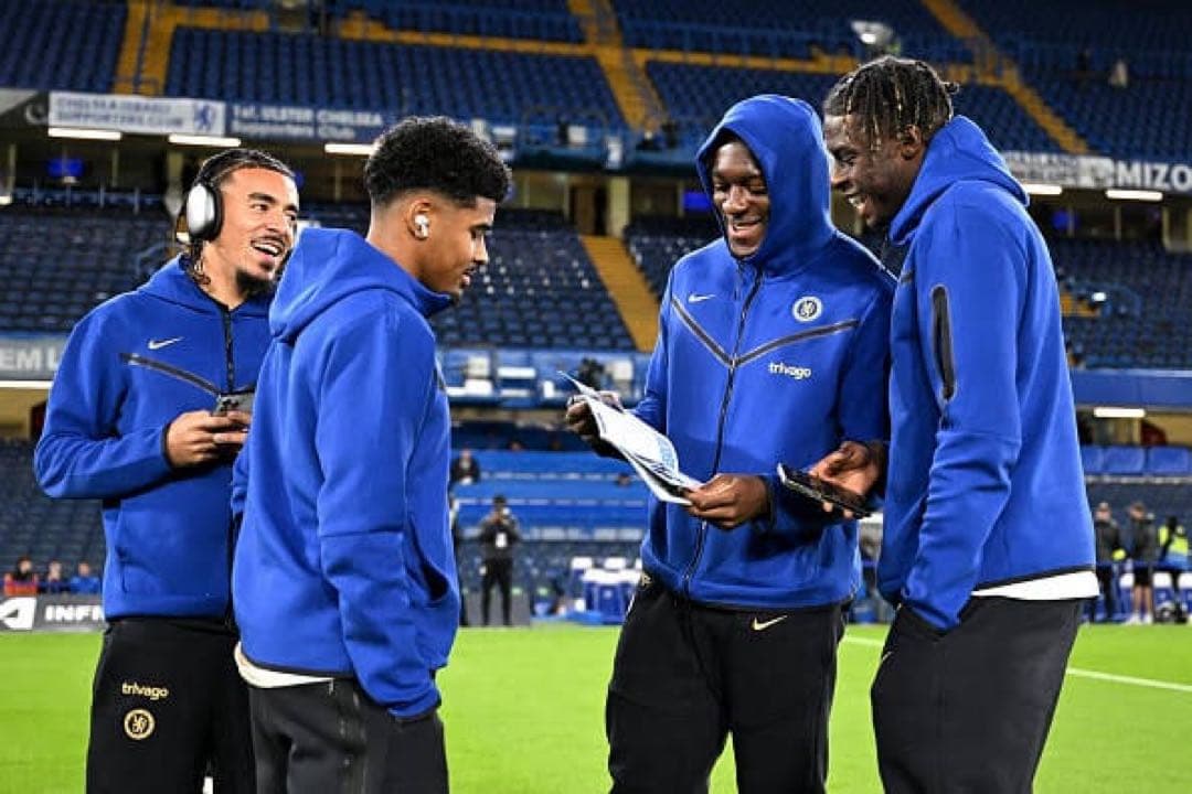 NIKE チェルシー　テックフリース パーカー