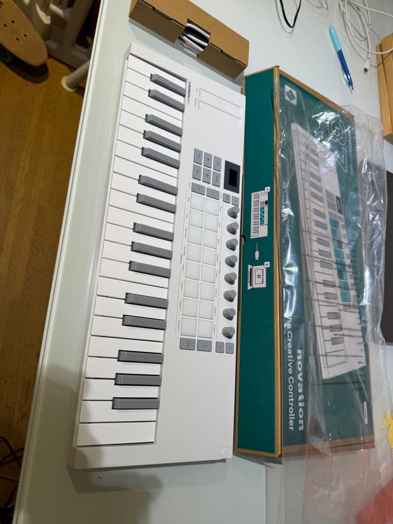 DTM・DAW Novation Launchkey 37 white