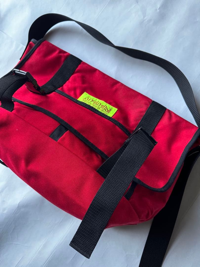 【希少アメリカ製】Manhattan PortageメッセンジャーバッグRED