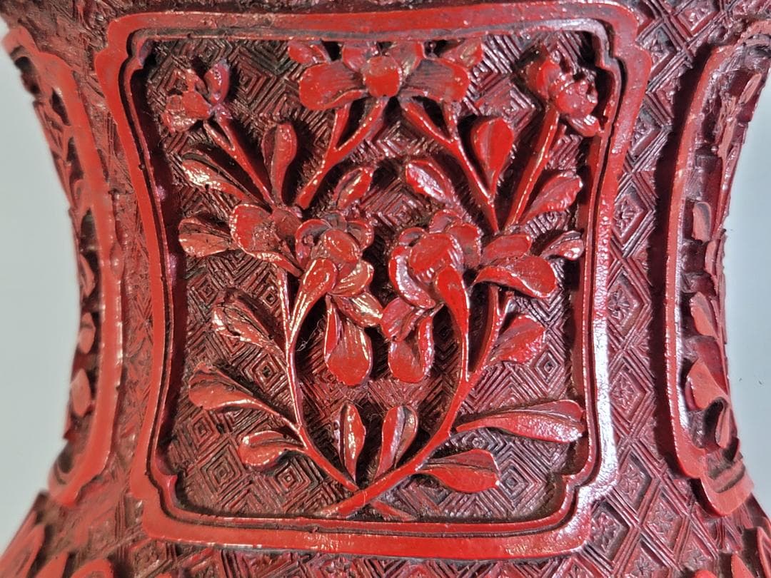 DT401 赤い 彫刻 花瓶 高さ47ｃｍ DT401