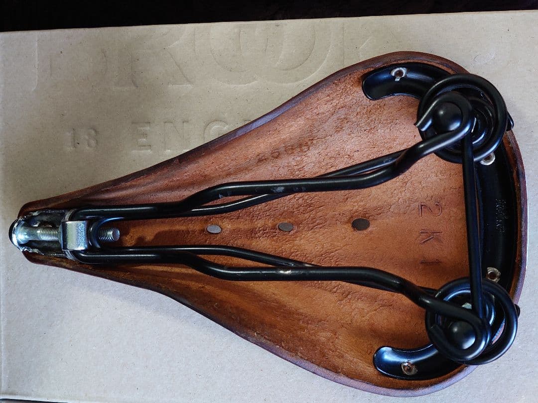 BROOKS B17 Flyer レザーサドル ハニー