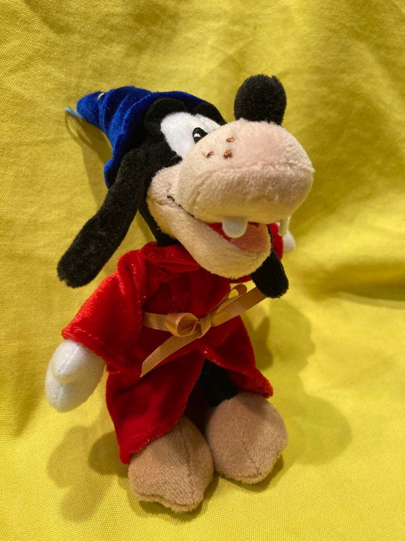 ✳️グーフィー　ぬいぐるみキーホルダー‼️ディズニー✳️星、月刺繍