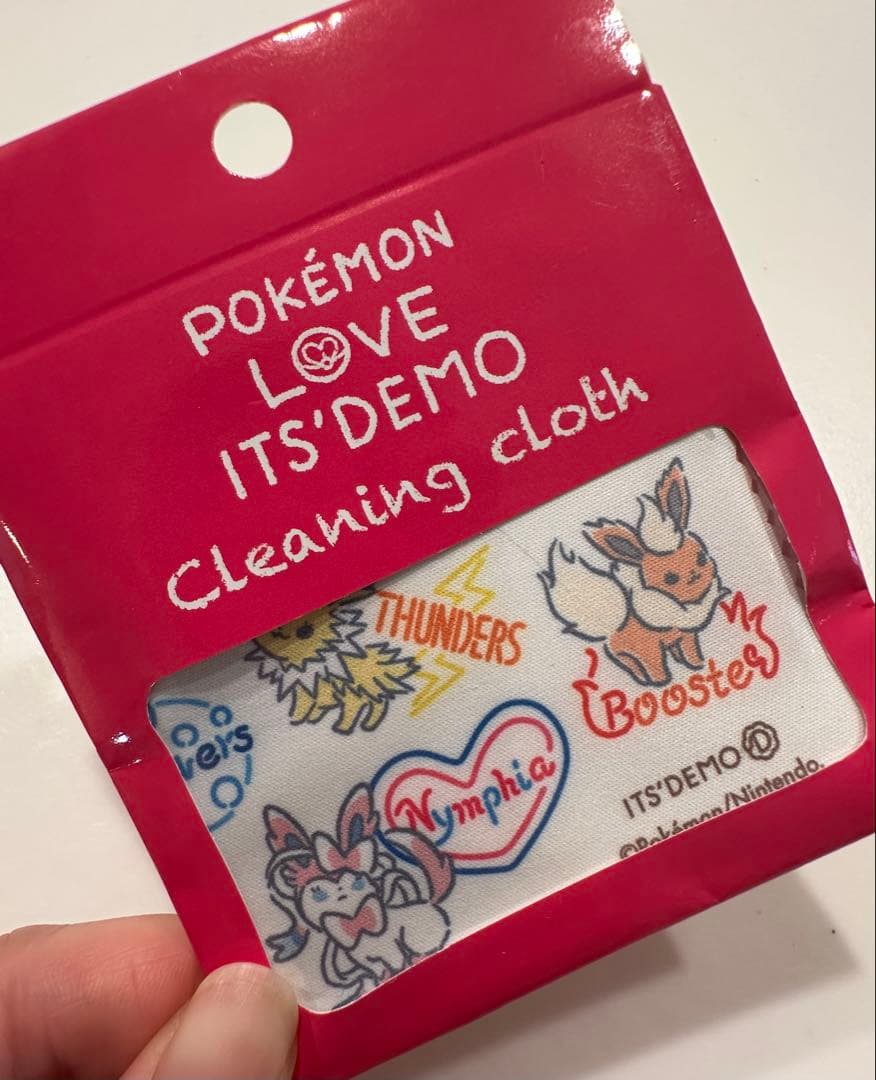 イッツデモ　ポケモン　メガネケース　メガネ拭き　2点セット