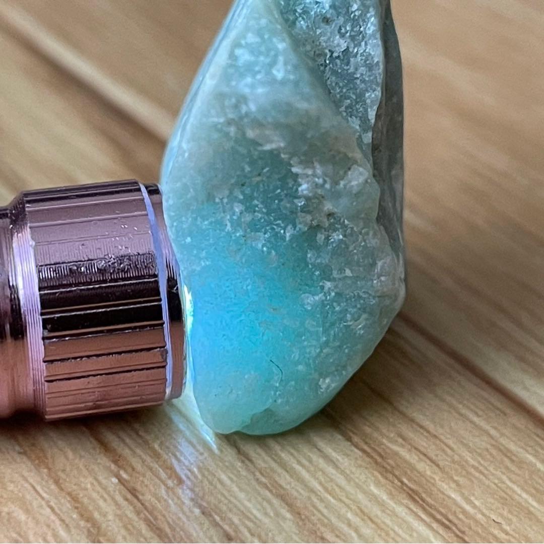 糸魚川 翡翠原石 緑 アイス