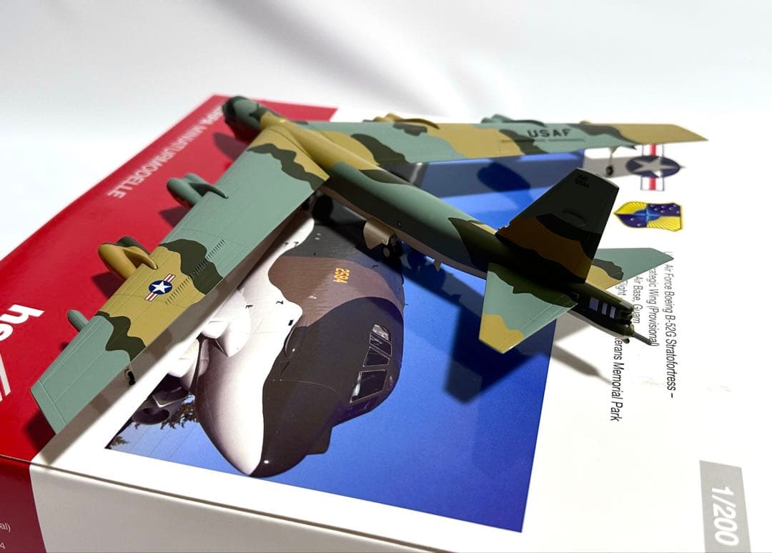 航空機・ヘリコプター herpa 1/200 B-52G Stratofortress