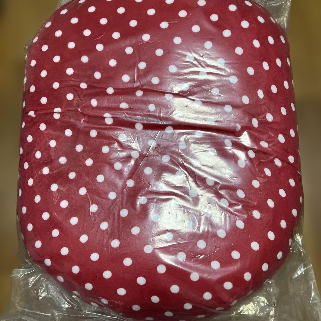 ペットパラダイス いちごクッション　赤　新品未使用未開封