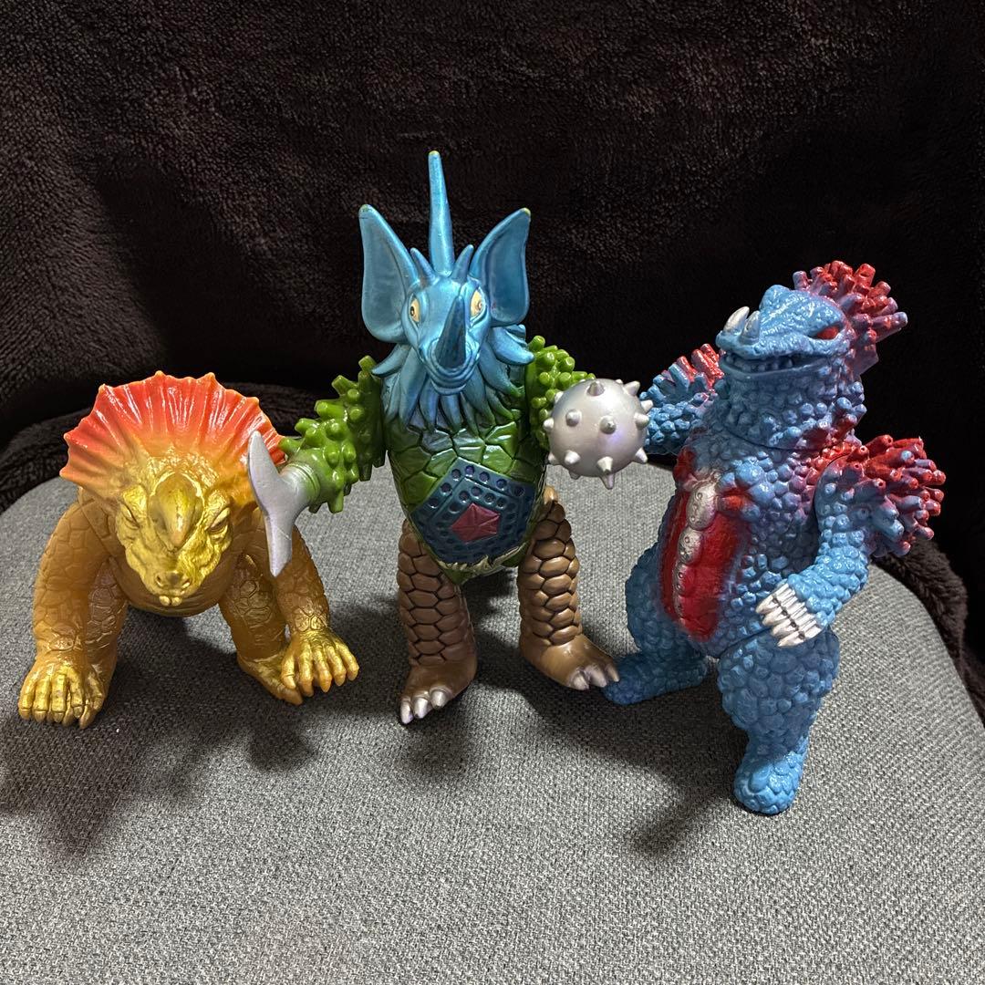 ウルトラマン怪獣フィギュア 21 体 日本製 硬質フィギュア他