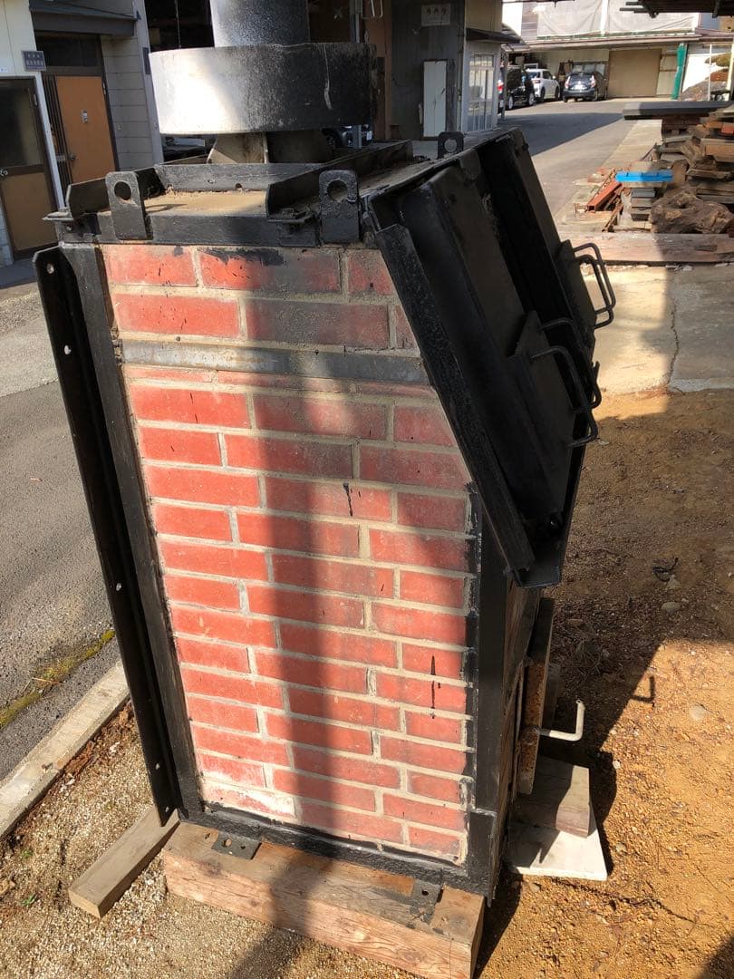 焼却炉　耐火レンガ製　引き取り限定！