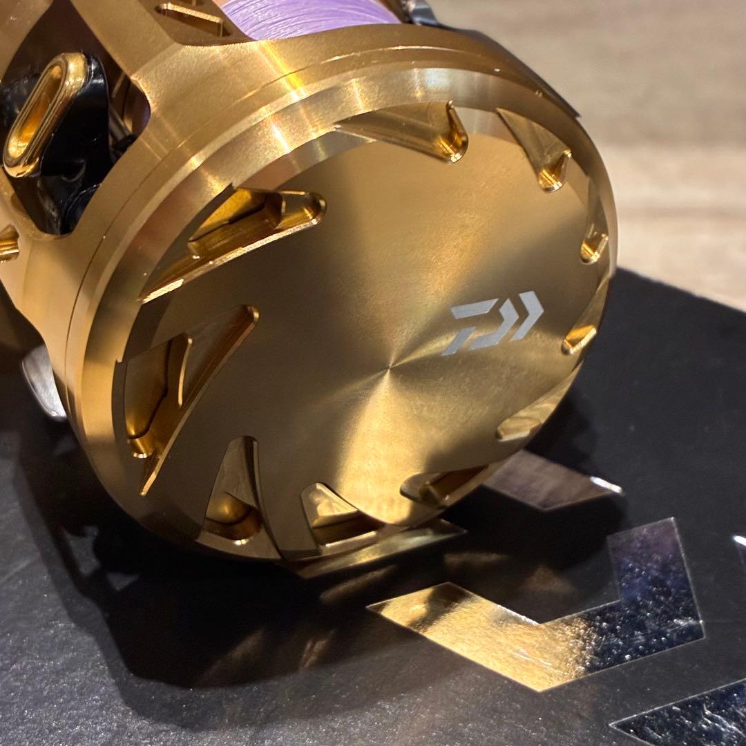 美品 海釣り 2回使用 Daiwa ダイワ バサラ150 21年 右ハンドル