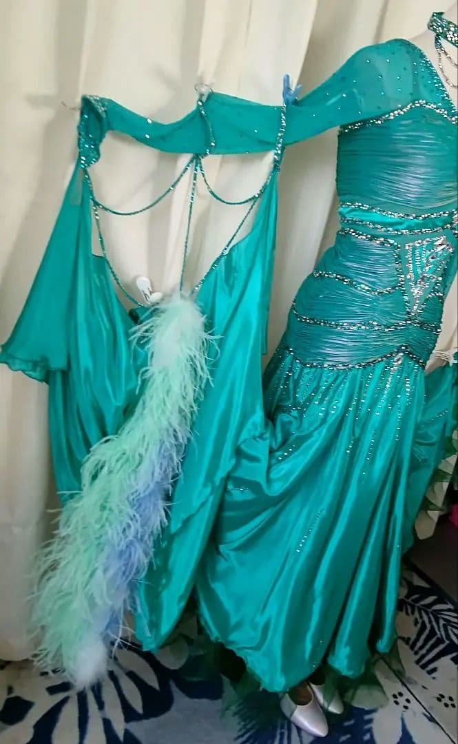 社交ダンスドレス！英国CHRISANNE 製オーストリッチ ターコイズグリーン！