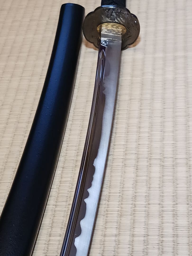 模造刀、新撰組.永倉新八愛刀(播州手柄山氏繁)写し 一貫巻拵、鐔.燻し銀鯉滝登り