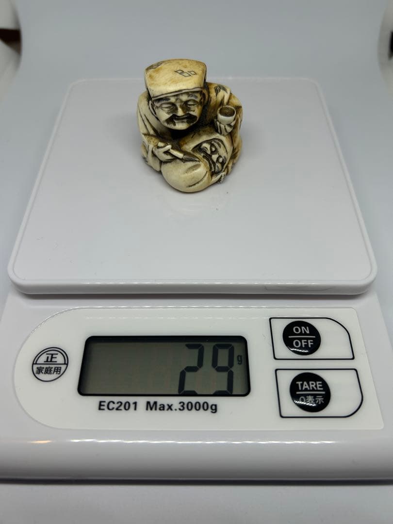 【銘あり】根付 人物像　大黒天風 骨 牙 （天然素材） 千広銘　29g