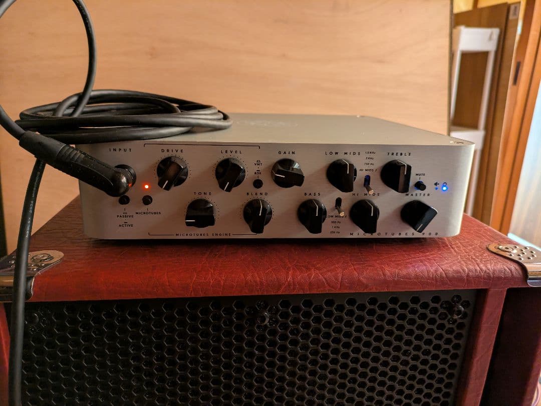 小型可変式高出力 Darkglass Microtubes900 ヘッドアンプ