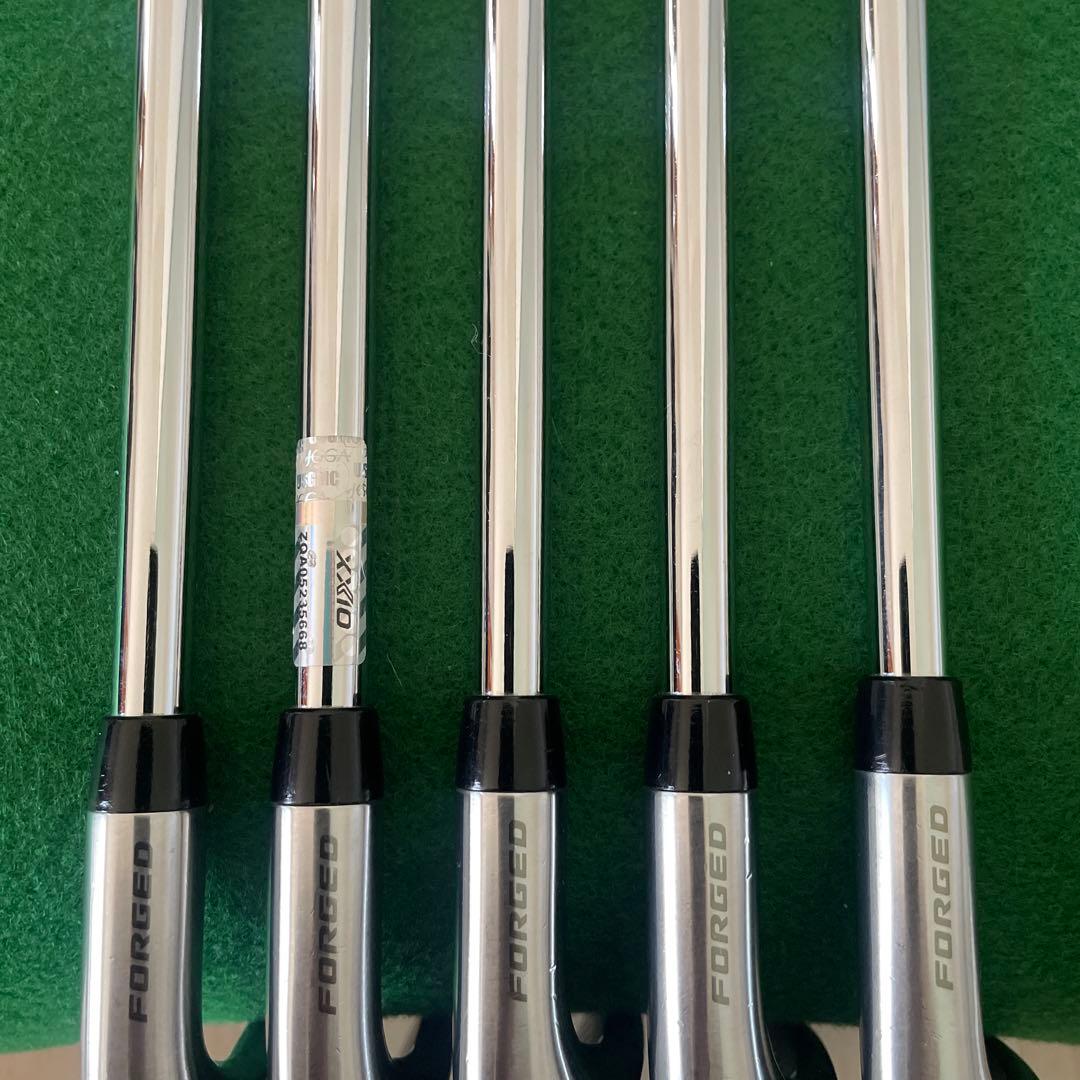 ゼクシオエックスアイアンセット2022