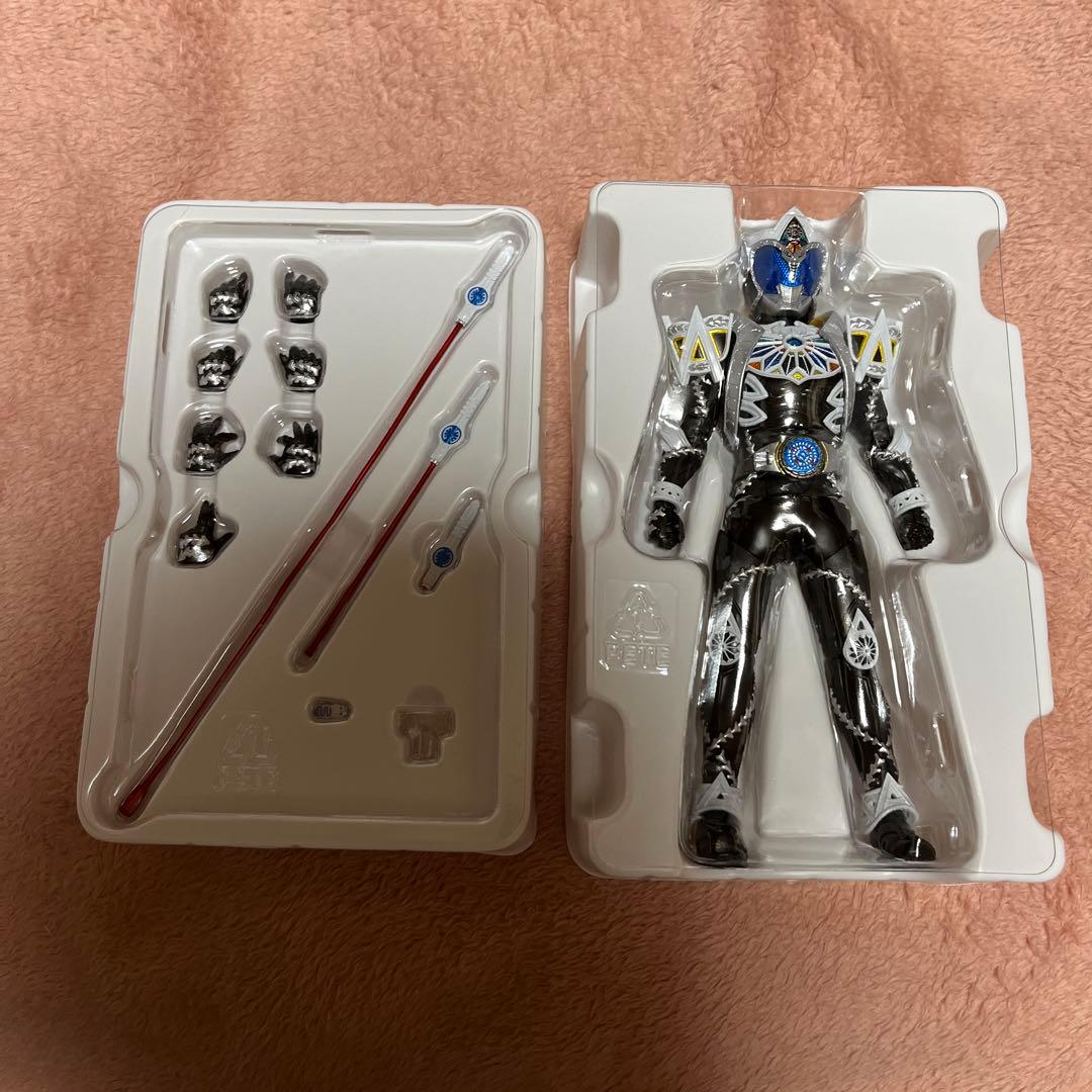 フィギュアーツ　真骨彫製法　仮面ライダーサガ　キバ　S.H.Figuarts