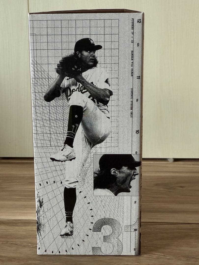 【2025年9月21日来場者限定】ドジャース　グラスノー　ボブルヘッド