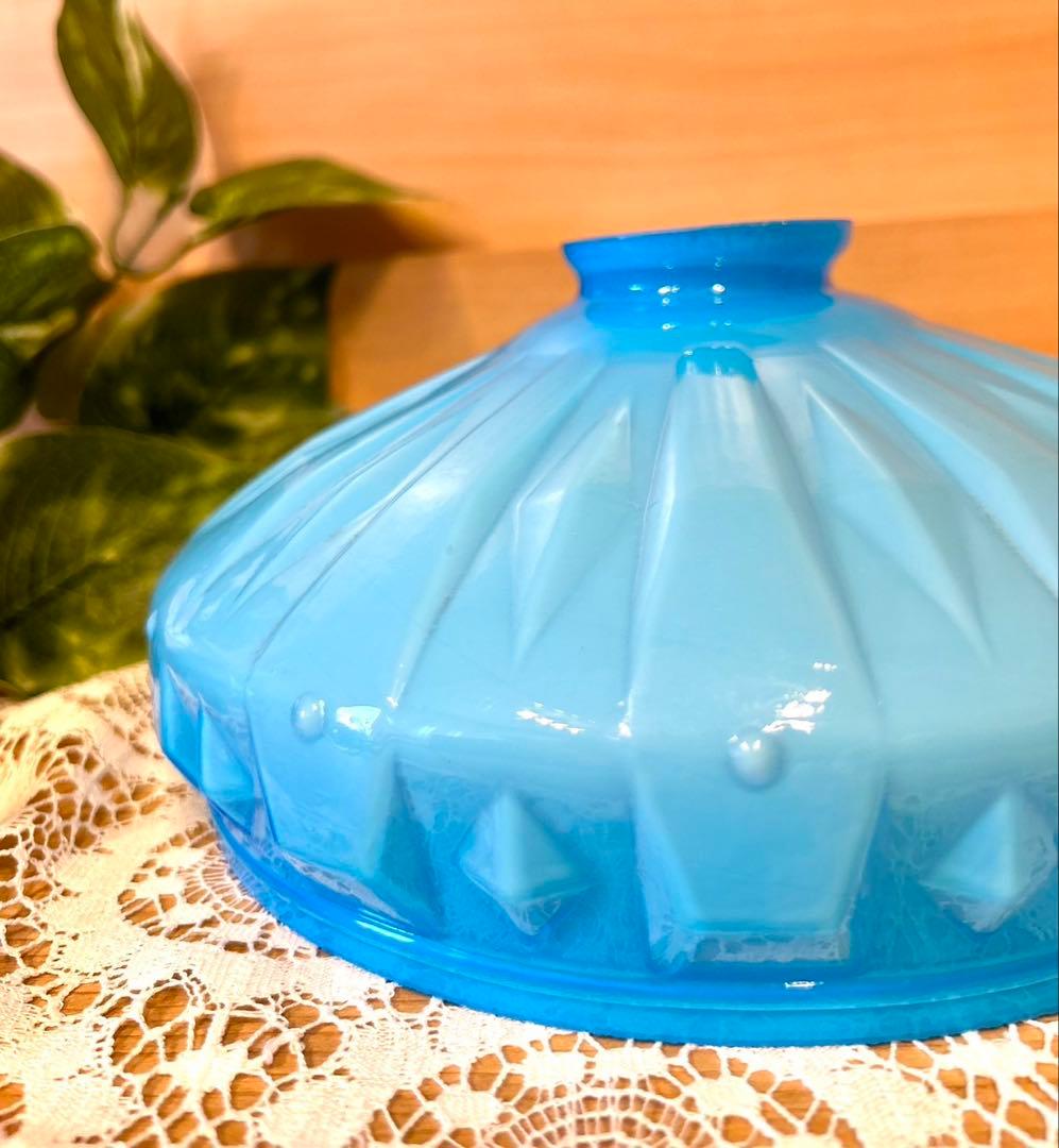 アンティークランプシェード　青色ガラス製ドーム型