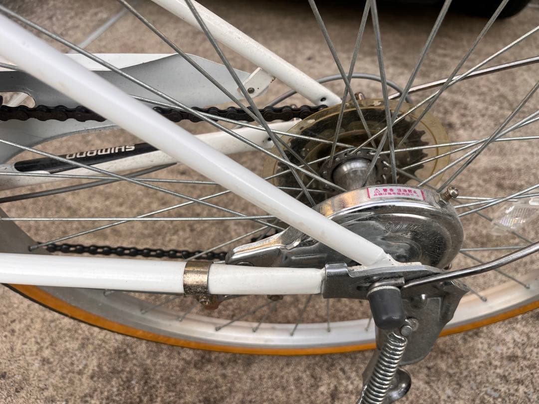 24インチ自転車(前面バスケット付)　ホワイト
