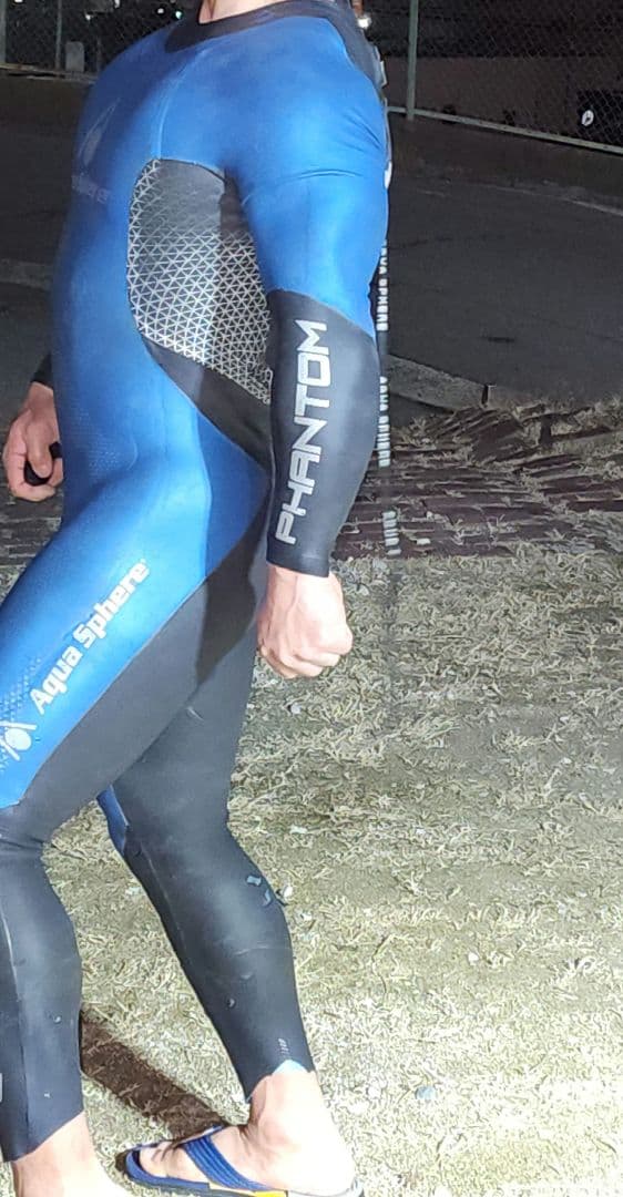 アクアスフィア傑作トライアスロン用ウェットスーツ　サイズS