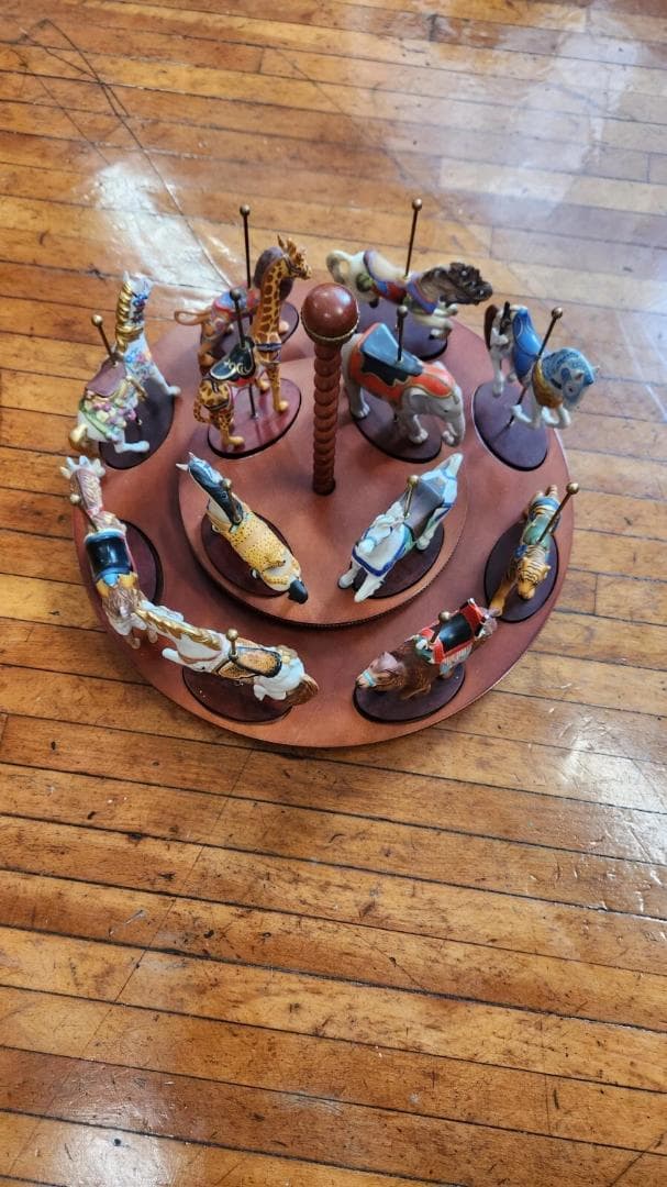 フランクリンミント 1988 トレジャリーオブカルーセル フィギュリン/台座付き