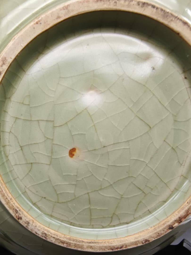 明時代　龍泉窯青磁花紋盤(E-31)