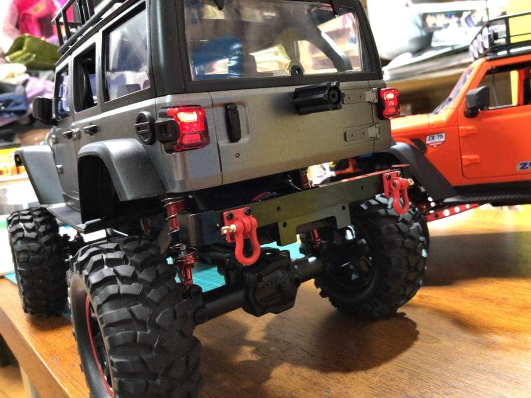 MN128 クローラーラジコン