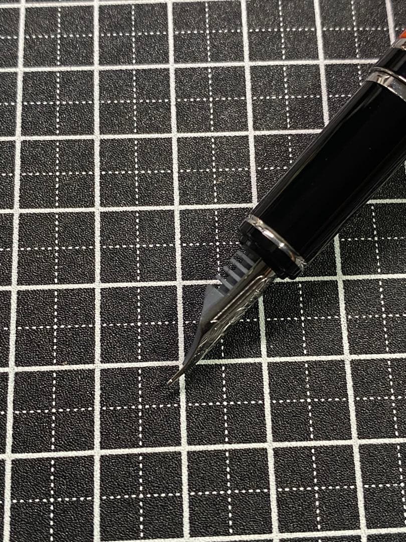 PILOT GRANCE 太陽-Sun 万年筆　字幅F