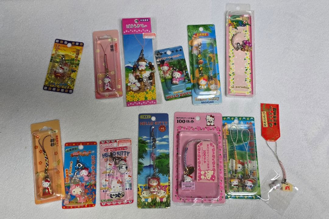 ハローキティ　根付けストラップ　約300個　まとめ売り