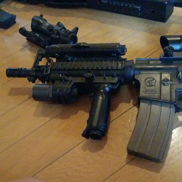 東京マルイの電動がンボーイズグリップライトと専用スコープ付き