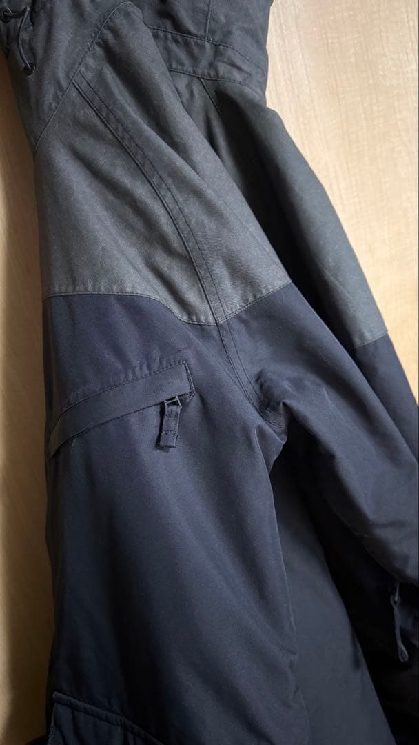 BURTON スノーウェア 美品 Sサイズ(日本L相当) 値下げ不可