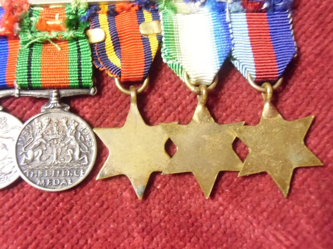 ＧＢイギリス軍/英軍＊夜会服・礼装用ミニチュア８連＆７連勲章セット（実物）