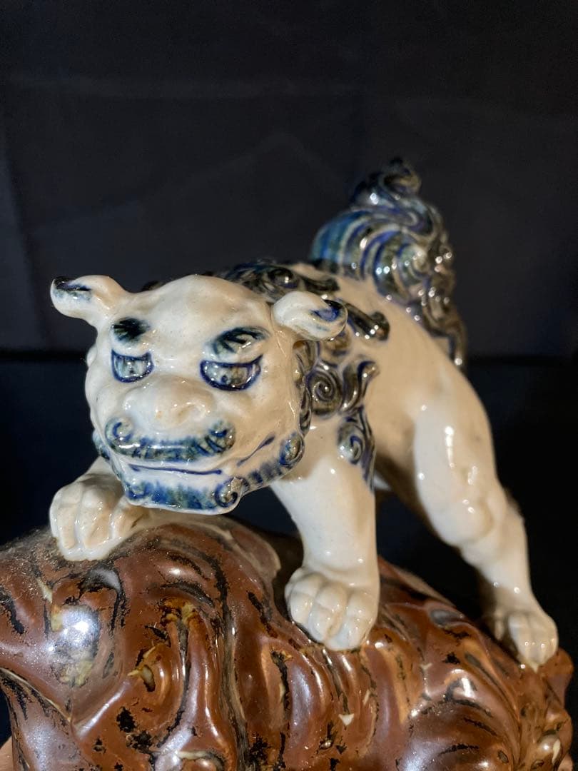 平戸焼 染付 獅子の子落とし 置物 / 陶器陶芸明治大学博物館特定コレクション