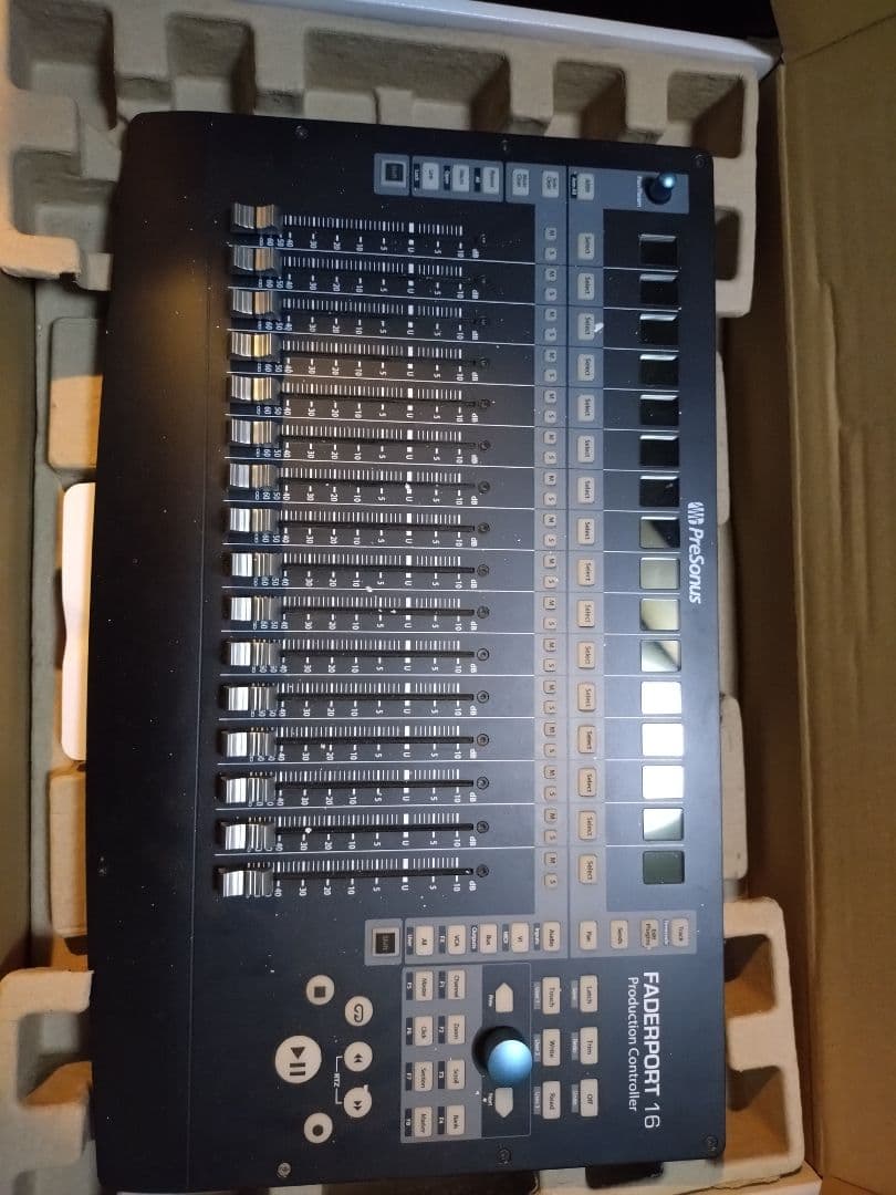 配信機器・PA機器・レコーディング機器 PreSonus FaderPort 16