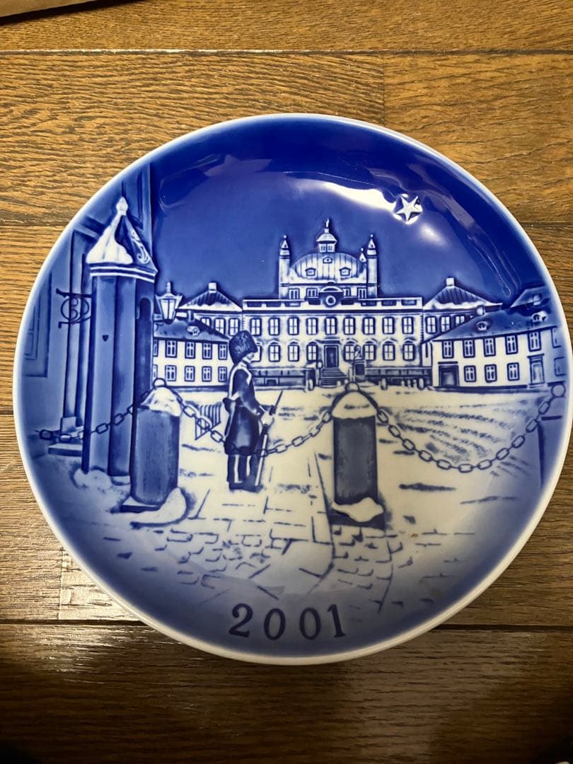 【送料込】  青い皿 壁掛け 5年分【匿名配送】