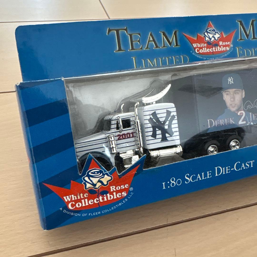ニューヨーク・ヤンキース ミニカー トレーラー　トラック　メジャーリーグ