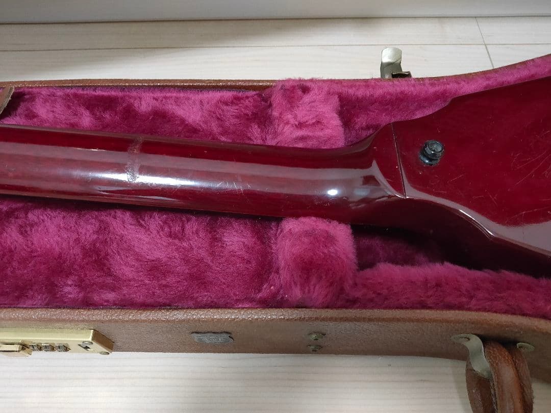 Gibson フライングV レッド ハードケース付き