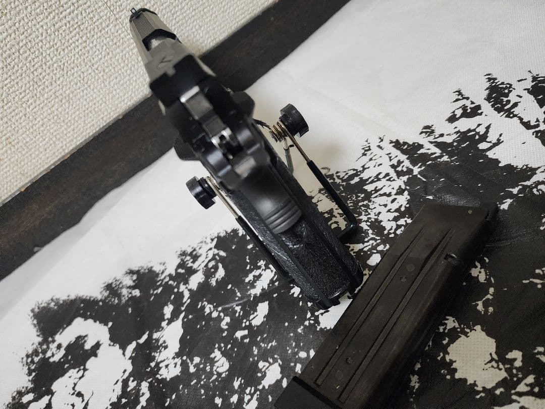 東京マルイ　ガスガン　 ハイキャパ5.1　ストライクカスタム　フラッシュライト付