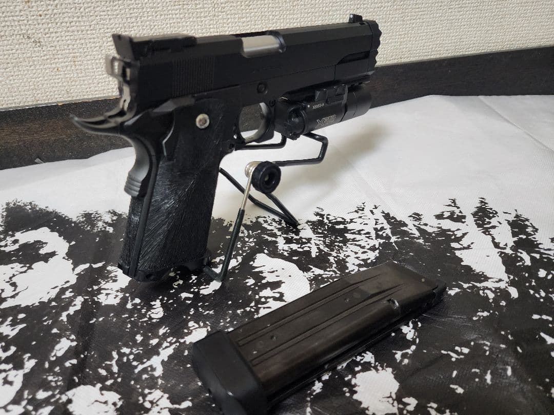 東京マルイ　ガスガン　 ハイキャパ5.1　ストライクカスタム　フラッシュライト付