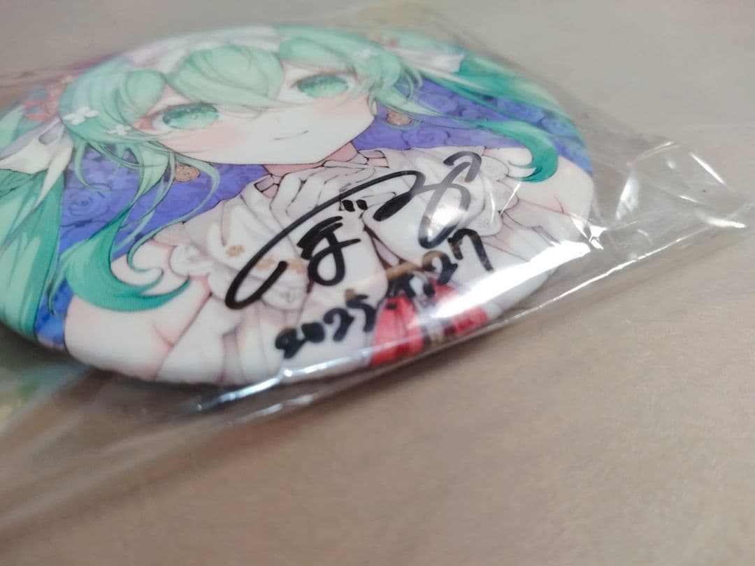 のぼる↑ 直筆サイン入り 缶バッジ 白い雪のプリンセスは