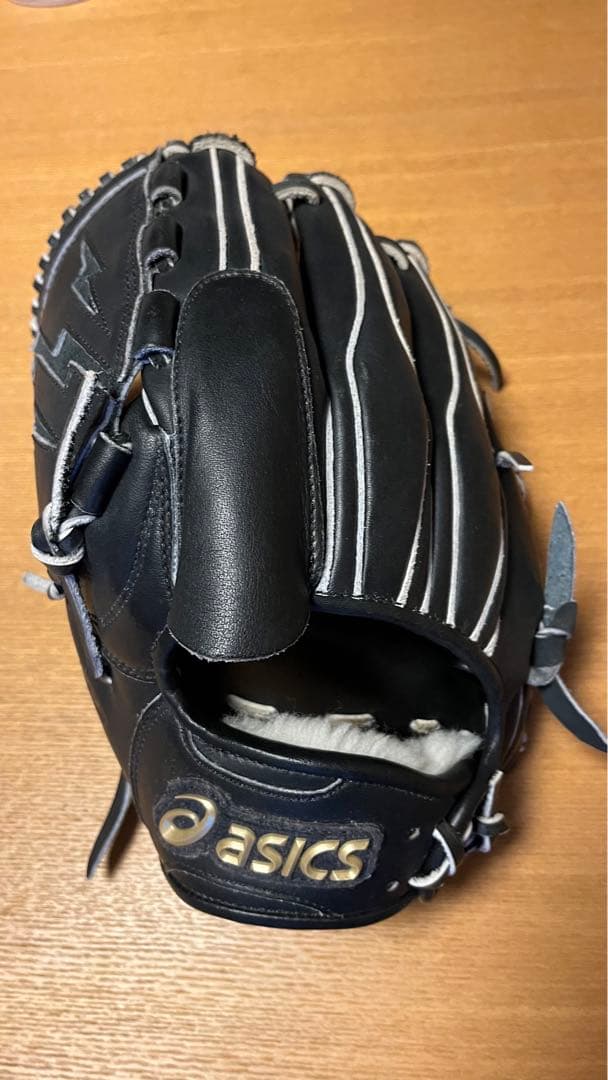 アシックス ゴールドステージ　硬式投手　BGH5LP 左利き用です。